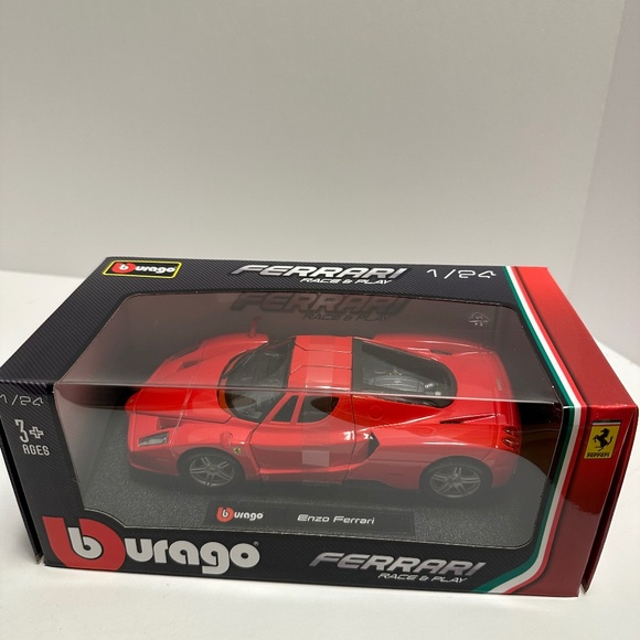 FERRARI ENZO RED 1/24 DIECAST MODEL CAR BY BBURAGO 26006 - Picture 1 of 6